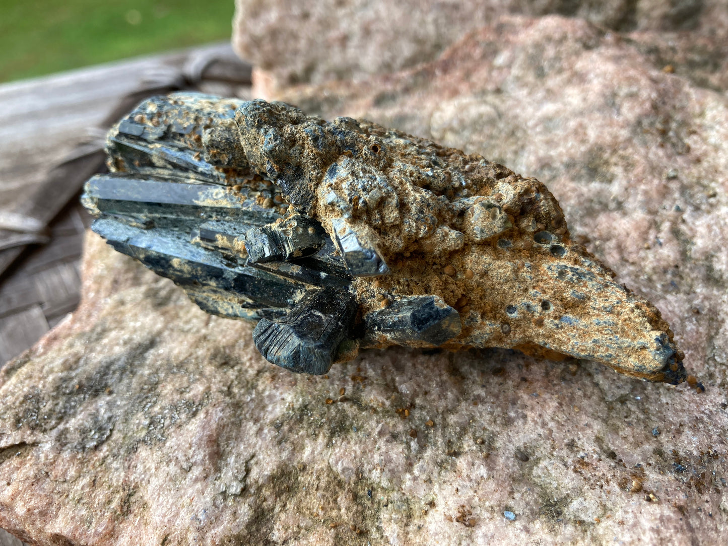 Vivianite raw