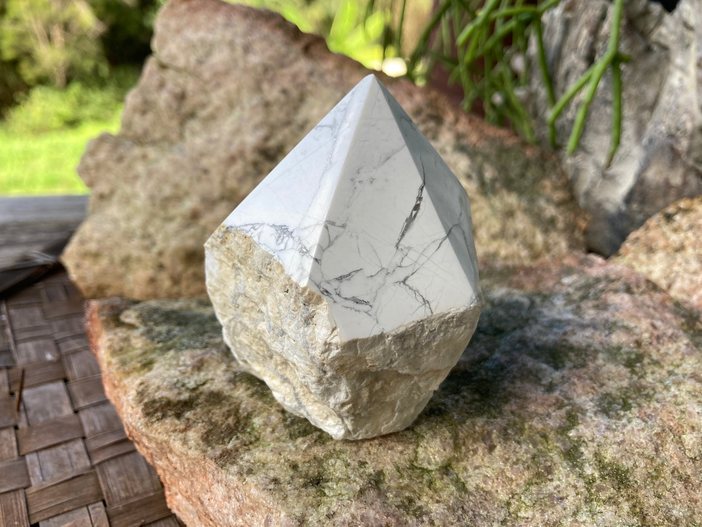 White Howlite Cut Base Generator